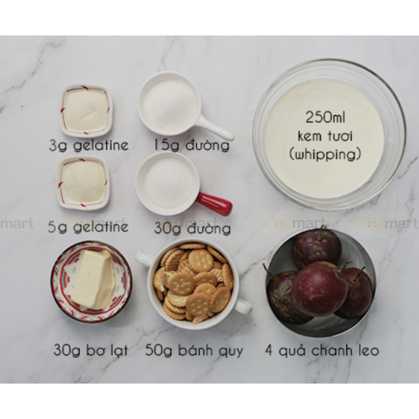 NGUYÊN LIỆU LÀM BÁNH MOUSSE SOCOLA BÉO MỊN ĐƯỢC SẮP XẾP GỌN GÀNG