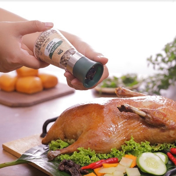 Tiêu sọ hạt Phú Quốc Natural DH Foods 45gr (nắp cối xay Ceramic)