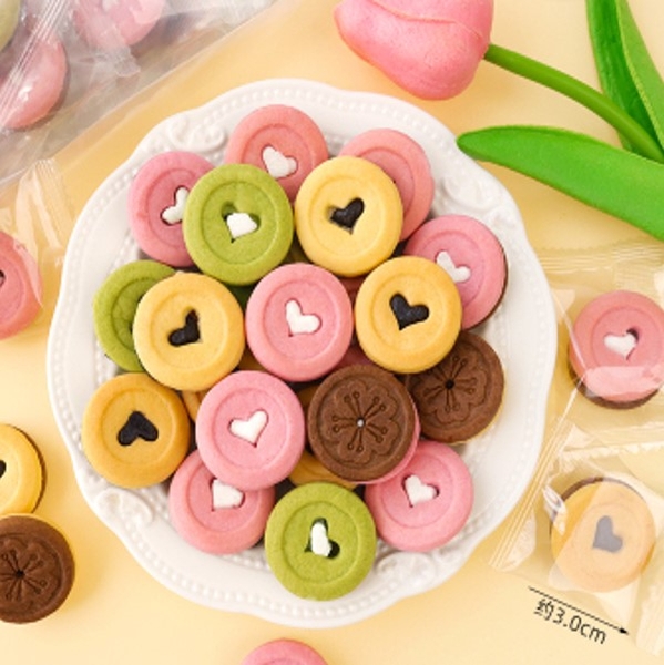 Bánh trang trí tròn lỗ tim sắc màu 50g