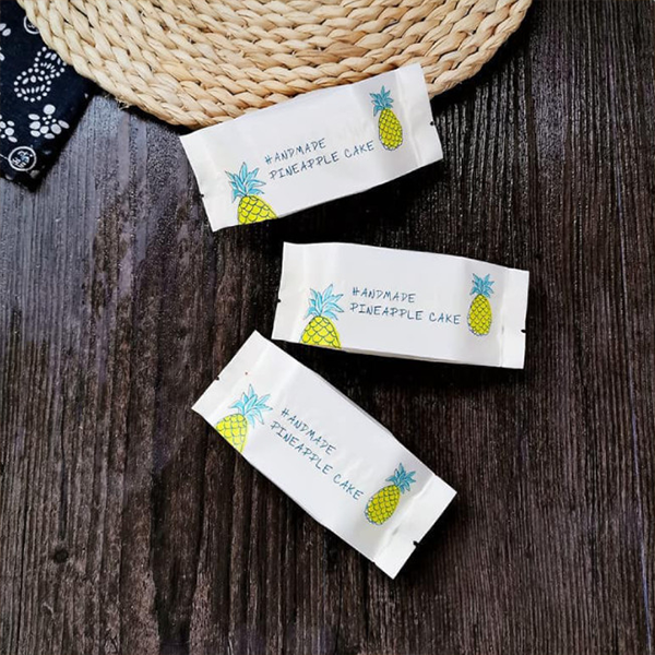 Túi đựng bánh dứa hai dứa vàng nhũ kem (50c)