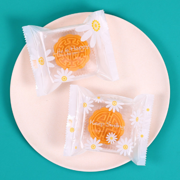 Túi trung thu hoa cúc trắng đựng bánh 75g (50c)