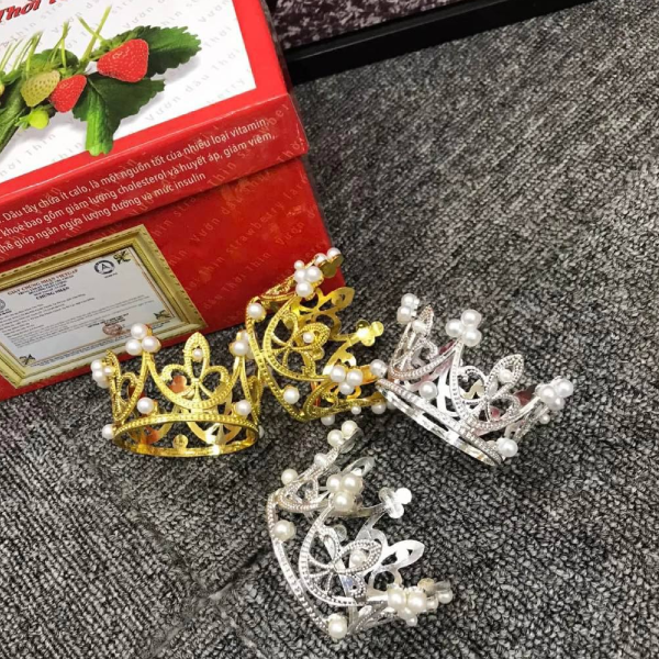 Vương miện trang trí bánh 5cm (màu bạc)