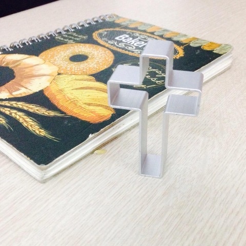 Khuôn nhấn nhôm hình cây thánh giá