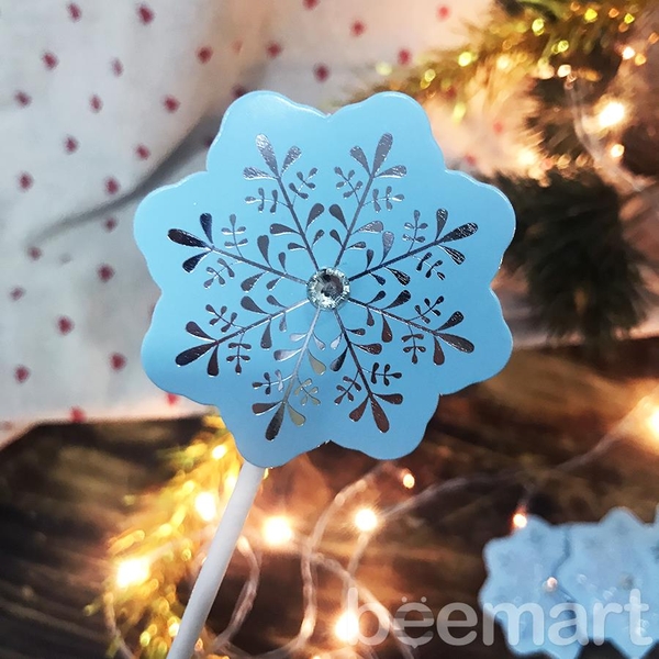 Que cắm bông tuyết giấy màu xanh