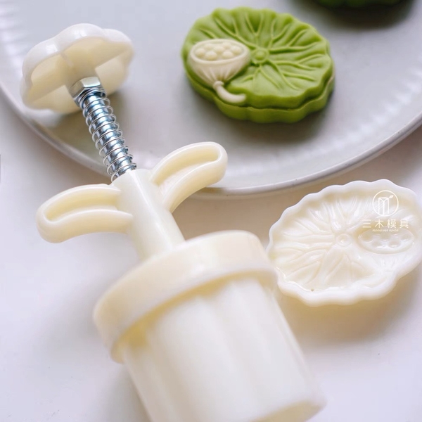 Khuôn trung thu lò xo 1 mặt lá sen 50g