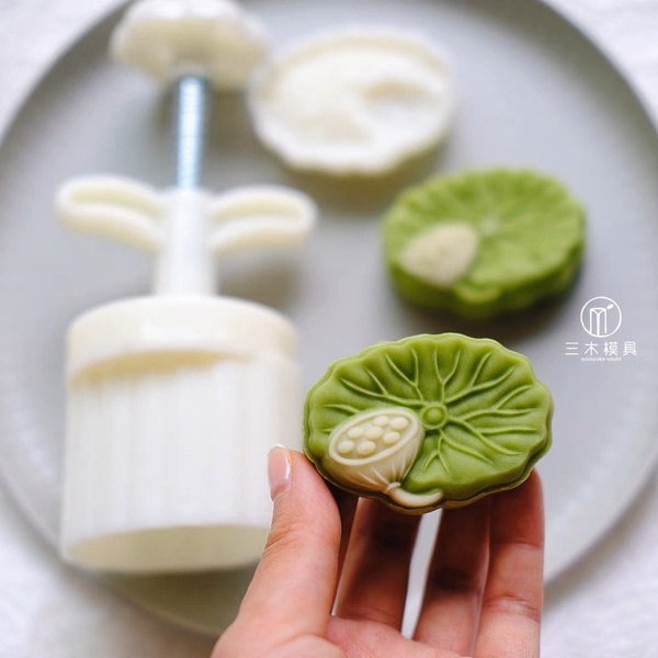 Khuôn trung thu lò xo 1 mặt lá sen 50g