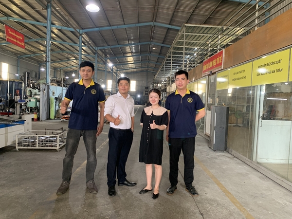 Đoàn đánh giá ISO tại xưởng sản xuất Vinahardware