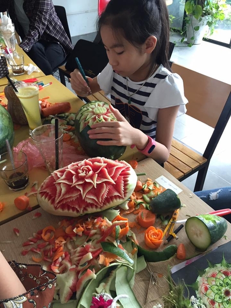 nghệ thuật bếp - Ngọc Sơn carving - dao tỉa hoa - áo đầu bếp