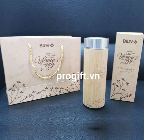 Bình giữ nhiệt in logo bằng tre thân thiện môi trường
