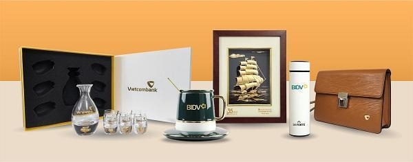 PROGIFT nhận thiết kế quà tặng kỷ niệm thành lập công ty theo yêu cầu
