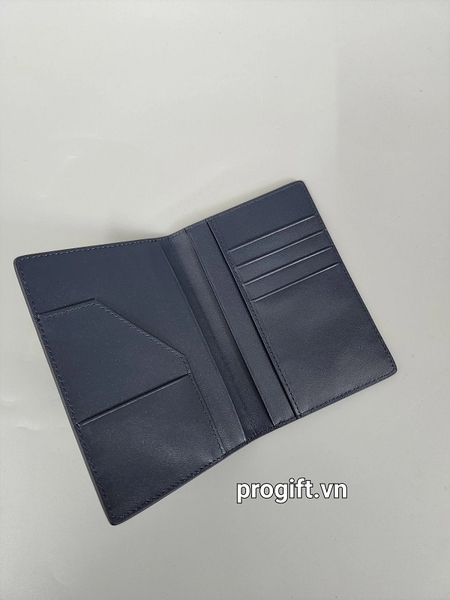 Ví passport da thật tri ân khách hàng thường xuyên công tác