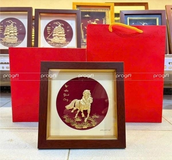 Tranh mã đáo thành công mạ vàng theo phong thuỷ