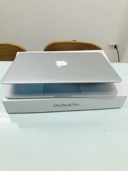 MacBook Pro15.4インチ