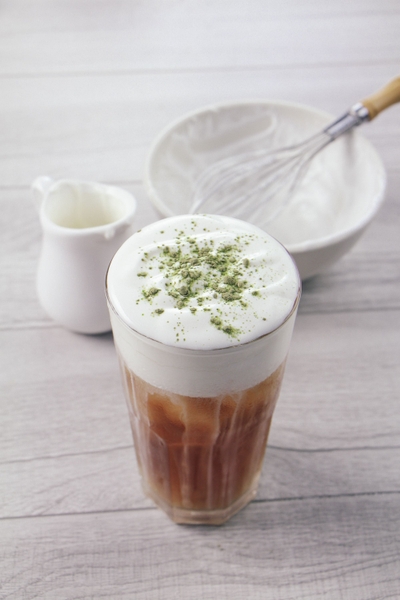Quên đường đi lối về với hồng trà milk foam