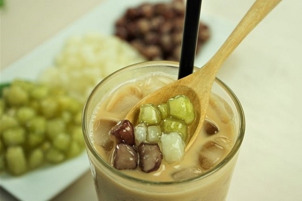 Đầy màu sắc, vạn người mê