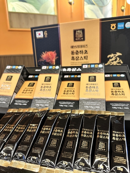 Nước Hắc Sâm Đông Trùng Hạ Thảo Nature Farm (30/60 gói*12g)