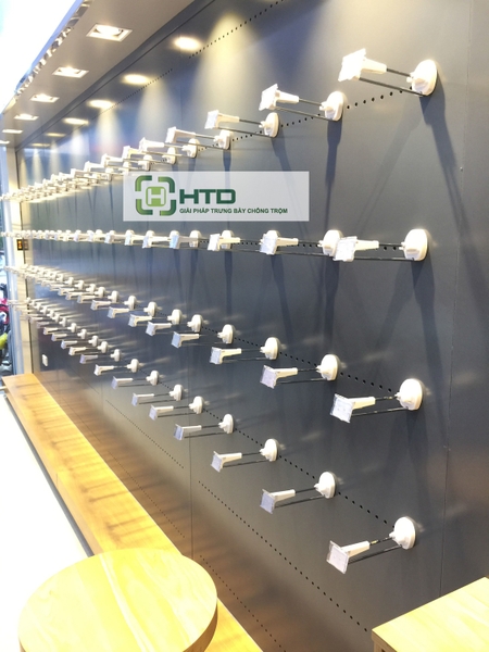 Móc treo chống trộm tại mobifone