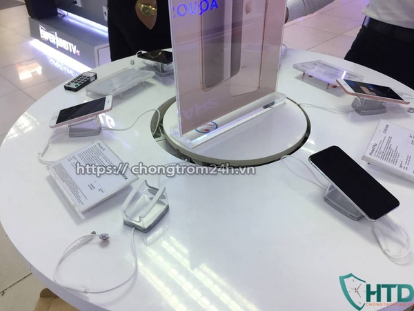 Thiết bị chống trộm trưng bày tại Nguyễn Kim