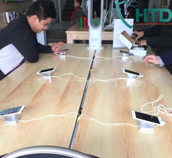 Hình ảnh tại cửa hàng điện thoại Phương nam Store