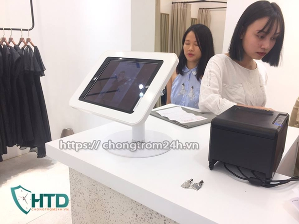 giá đỡ máy tính bảng  trên bàn 2201-FSB