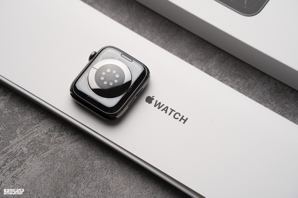 Đập hộp đồng hồ Apple Watch Series 6 phiên bản thép màu mới: Graphite Stainless Steel Case with Graphite Milanese Loop