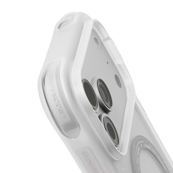 Ốp lưng iPhone 18 Pro SKINARMA AVION
