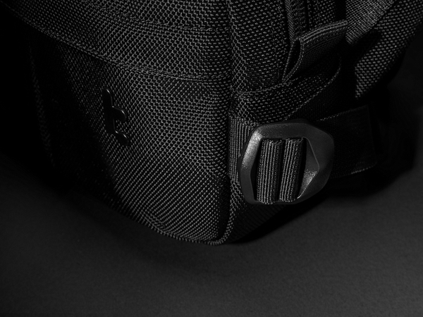 Túi đeo chéo TOMTOC (USA) Wander Steam Deck ROG ALLY Daily Sling Black T26S1D1
