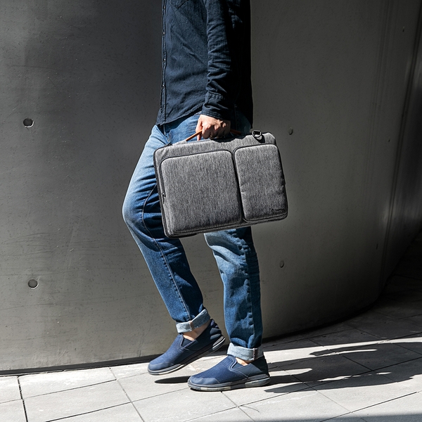 Túi Đeo Tomtoc Shoulder Bags MacBook Pro 13/14 inch A42-C01