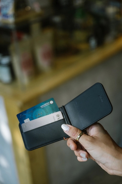 Ví UAG Magsafe Da Metropolis PU