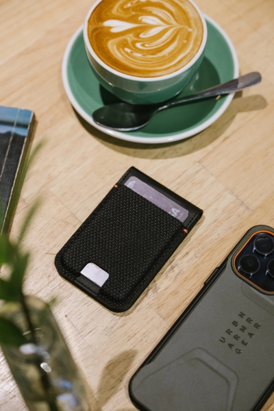 Ví UAG Metropolis Kevlar® Magsafe