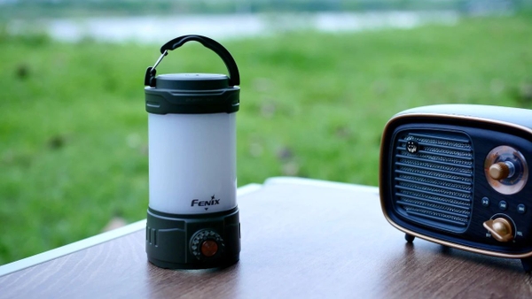 Review đèn pin FENIX CL26R PRO