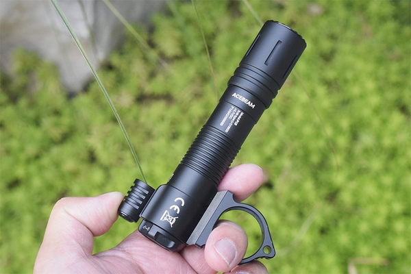 REVIEW - ĐÈN PIN EDC KIÊM TÁC CHIẾN ACEBEAM P15