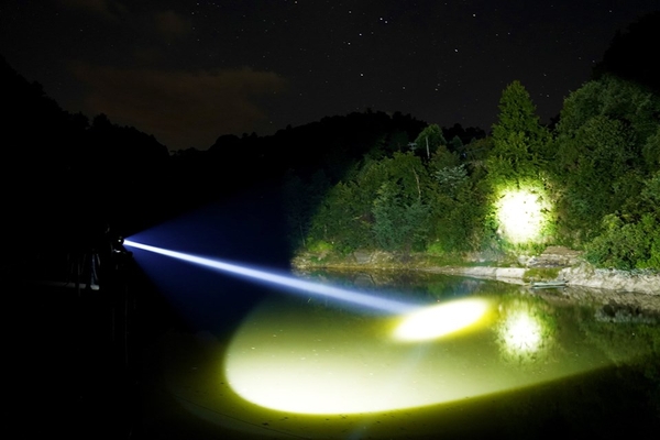 Danh sách những cây đèn chiếu xa nhất thế giới năm 2024