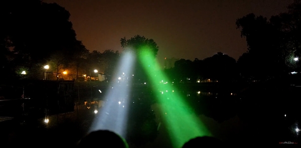 ĐI SĂN BẮN DÙNG ĐÈN LED MÀU XANH HAY MÀU TRẮNG