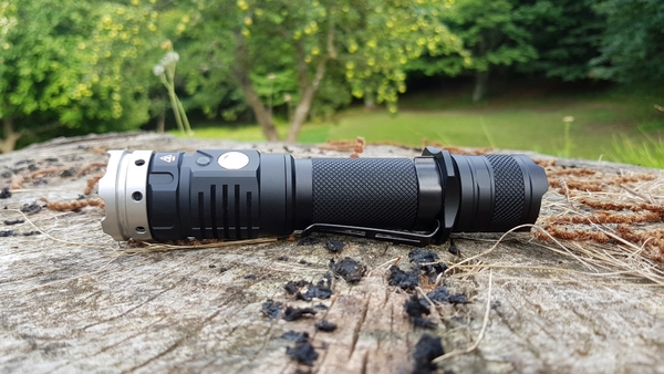 Review bộ Hunting Kit Acebeam T36, đèn tác chiến nhỏ gọn mạnh mẽ