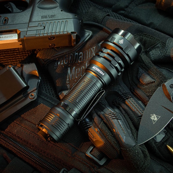 Review Acebeam P17 Defender - đại diện đèn chiến thuật của ACEBEAM