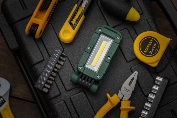 REVIEW ĐÈN PIN ĐA NĂNG OLIGHT SWIVEL - CÂY ĐÈN CẦN CÓ TRONG GIA ĐÌNH BẠN