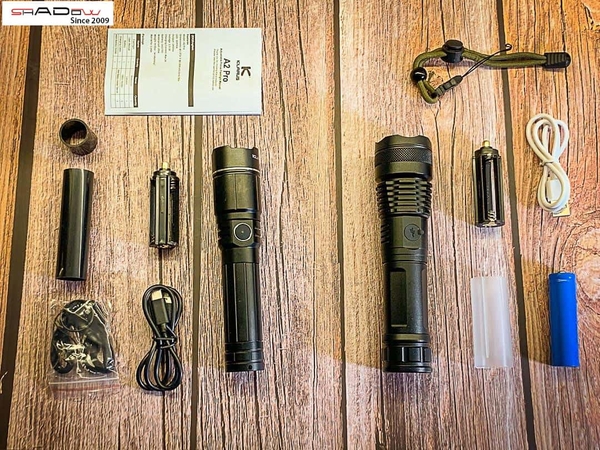 So sánh đèn pin siêu sáng RP6000 và Klarus A2 Pro