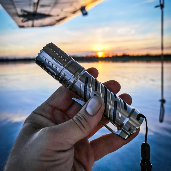 REVIEW ACEBEAM E70 STAINLESS STEEL - CÂY ĐÈN CHIẾM TRỌN CẢM TÌNH VÀ MỌI ÁNH MẮT