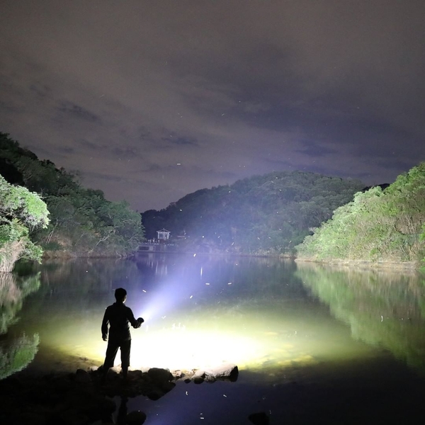 IMALENT MS18 - Mệnh danh cây đèn (Thần mặt trời)