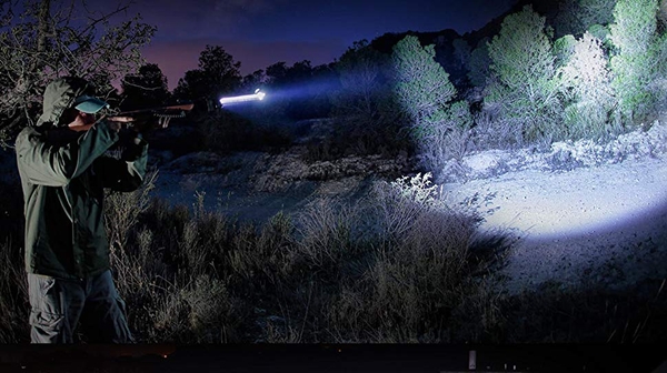 Đèn pin tác chiến là gì? Các tiêu chí để chọn ra 1 cây đèn tác chiến tốt nhất