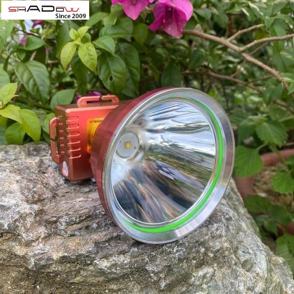 Đèn pin siêu sáng 1000W liệu có chất lượng như lời đồn?