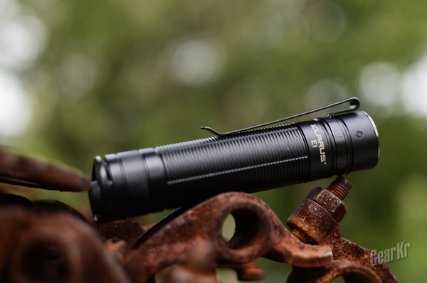 Đánh giá KLARUS E1 - Cây đèn EDC siêu nhỏ độc đáo của KLARUS