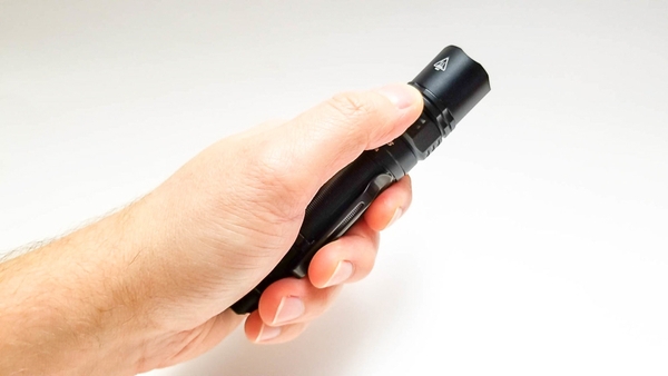 REVIEW ĐÈN PIN EDC FENIX PD35 V3.0