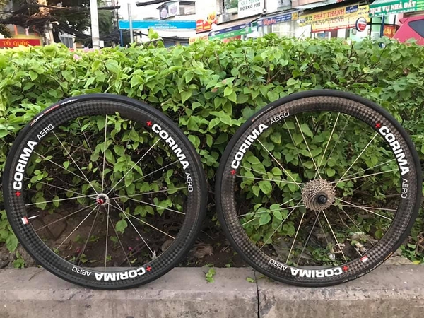 Wheelsets cacbon CORIMA aero+ .