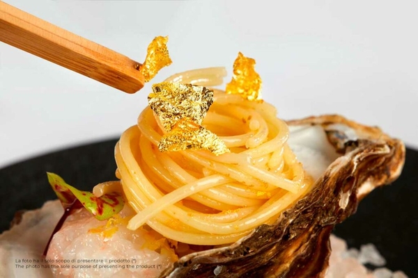 Ứng dụng dát vàng trong ẩm thực – Khi sự xa hoa bước vào thế giới ẩm thực