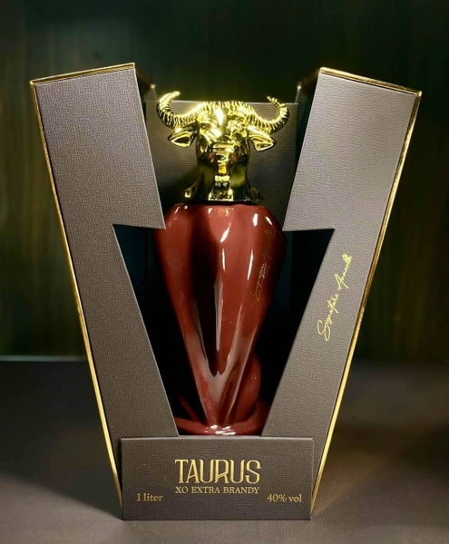 Rượu Taurus XO Extra Brandy - Pazu.vn