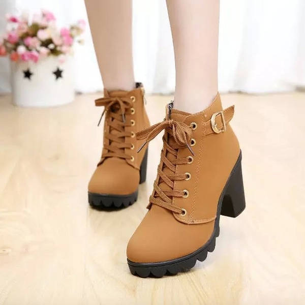 DIỆN GIÀY BOOTS TRÁNH NẮNG ĐI PHƯỢT