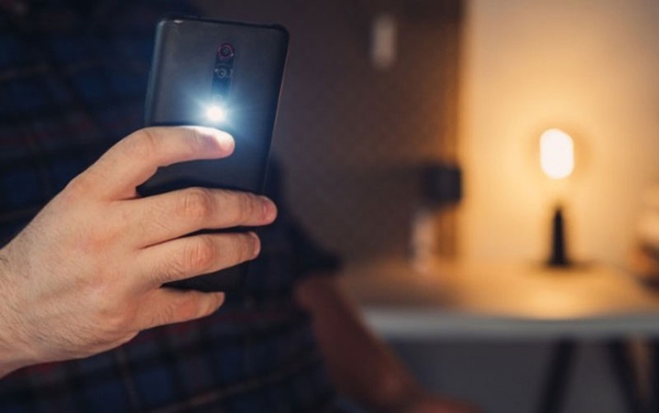 Sử dụng đèn flash