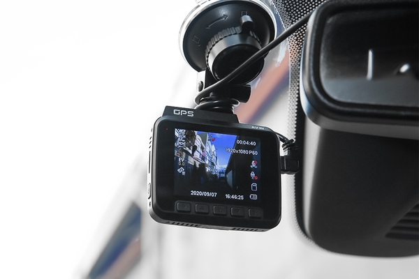 Camera hành trình bị ngược phải làm sao